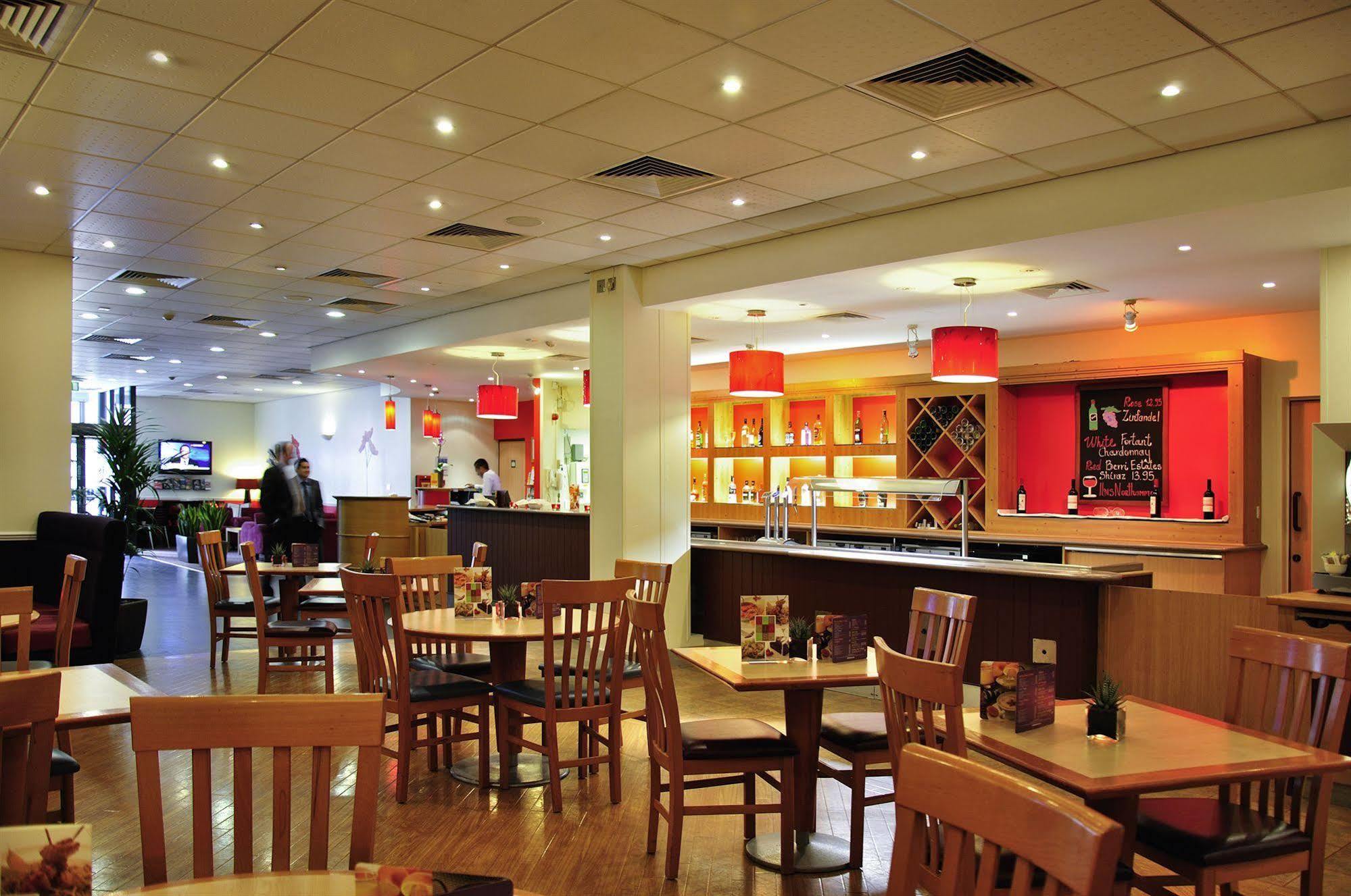 Ibis Hotel Northampton Centre Εξωτερικό φωτογραφία